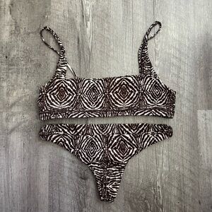 SOLD!! Benoa swim large safari set